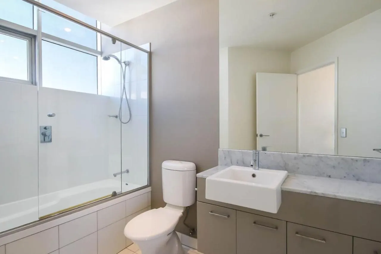 Spacious 3 Bedroom On The 39th Floor With Pool Apartment