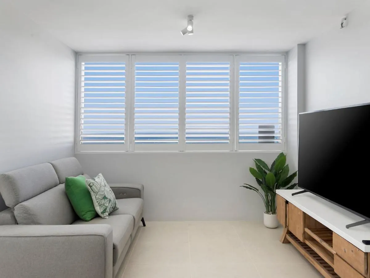 The Penthouses Absolute Beachfront - Gchm Apartment