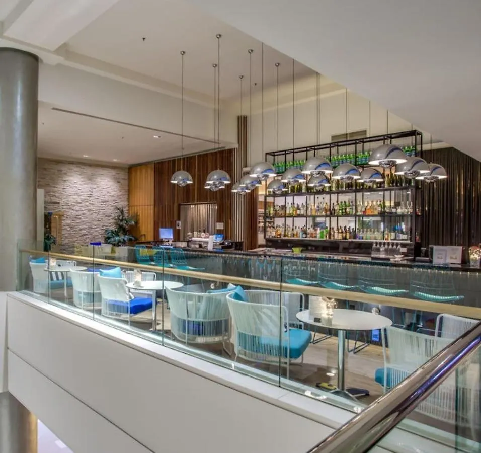 Surfers Paradise Waterfront & Views Inn *