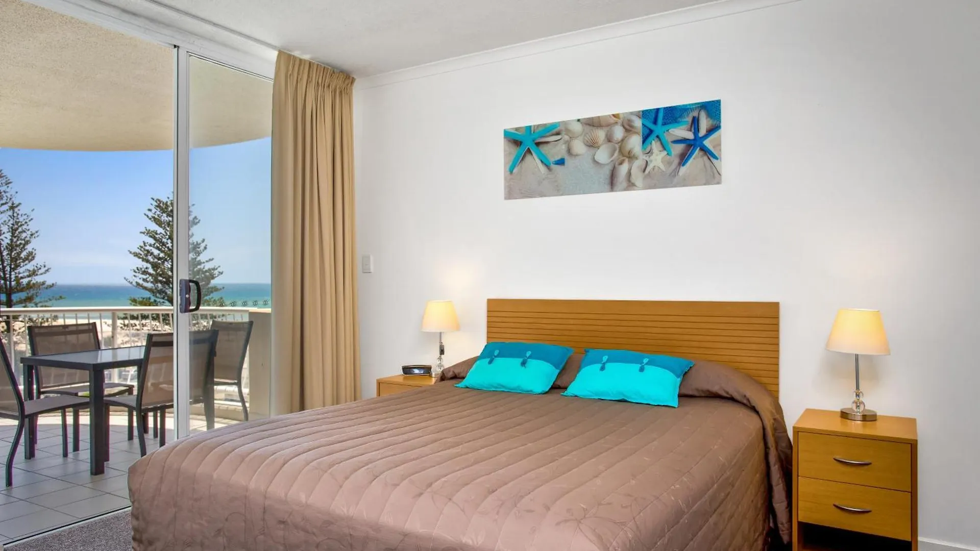 Kirra 4* Gold Coast