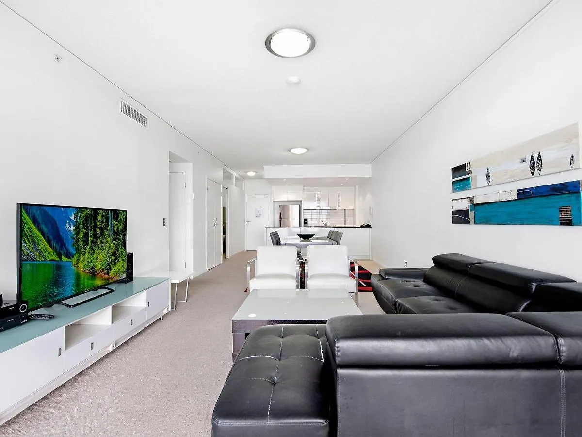 Apartment Beautiful Ocean View High Floor 3 Bedroom At Sierra Grand - Coasthm Gold Coast