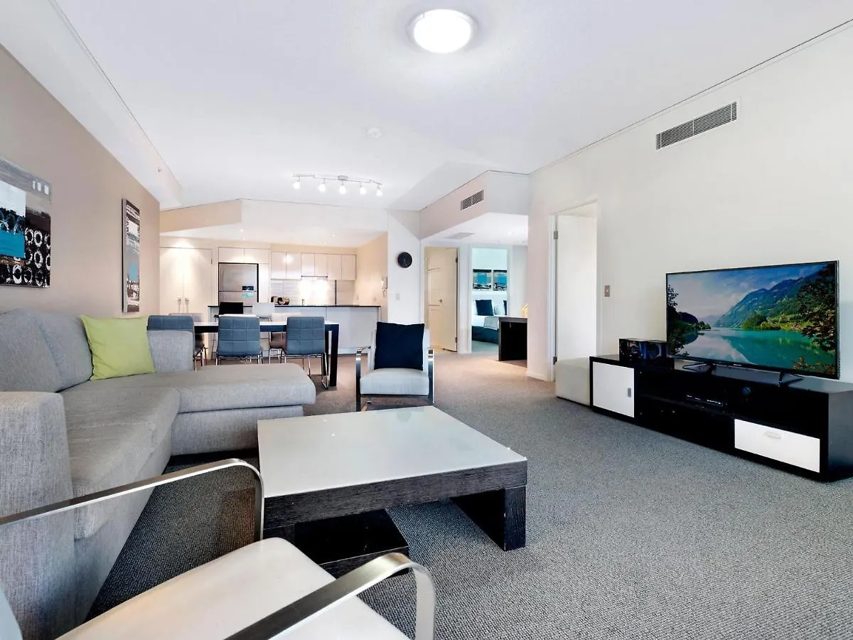 Apartment Spacious And Modern 3 Bed In Broadbeach At Sierra Grand *