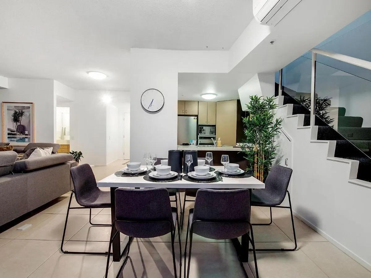 Amazing 3 Bed Penthouse With Bath And Private Rooftop Terrace Apartment *