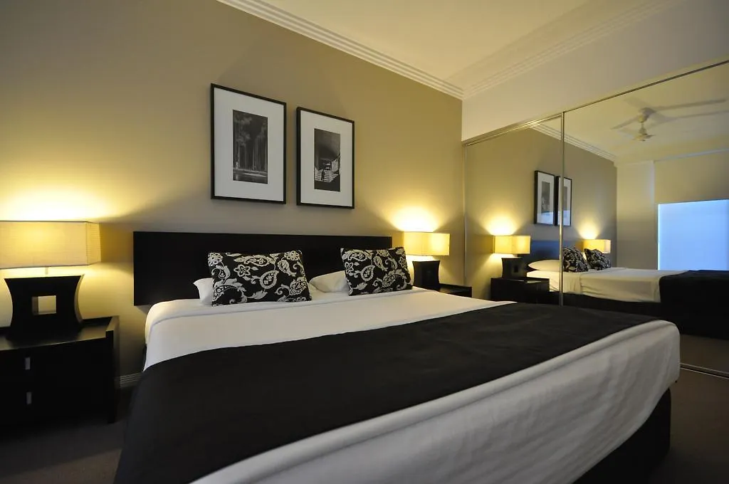 Aparthotel Chancellor Lakeside Gold Coast