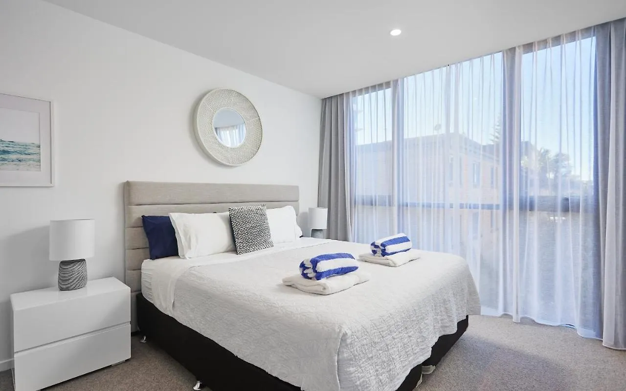 Boardwalk Burleigh Luxury Three Bedroom Apartmán