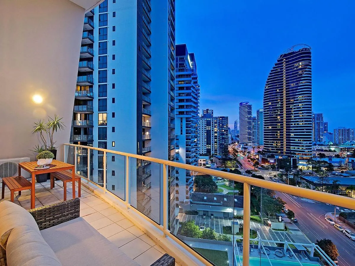 Amazing 3 Bed Penthouse With Bath And Private Rooftop Terrace * Gold Coast