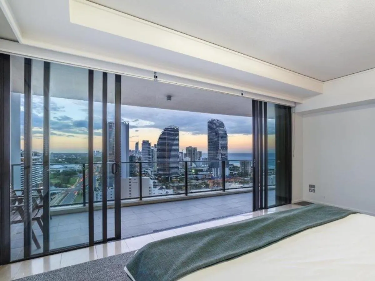 Stunning And Spacious With Ocean Views Sierra Grand Broadbeach - Gchm Apartment *