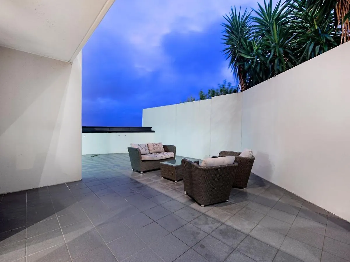 Stunning And Spacious With Ocean Views Sierra Grand Broadbeach - Gchm *