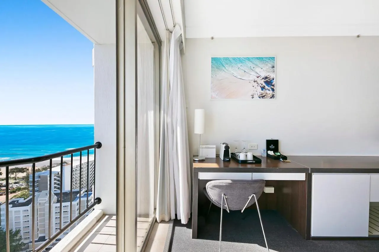 Beachside Studio With Ocean And Views *