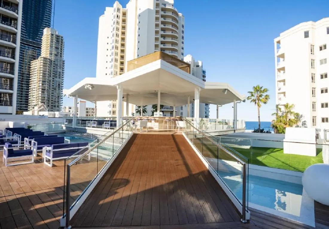 Beachside Studio With Ocean And Views Apartment *