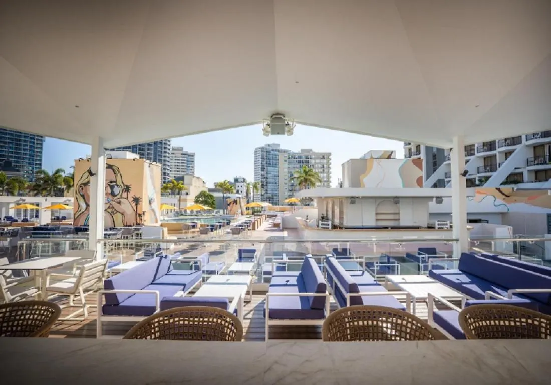 Beachside Studio With Ocean And Views Apartment Gold Coast