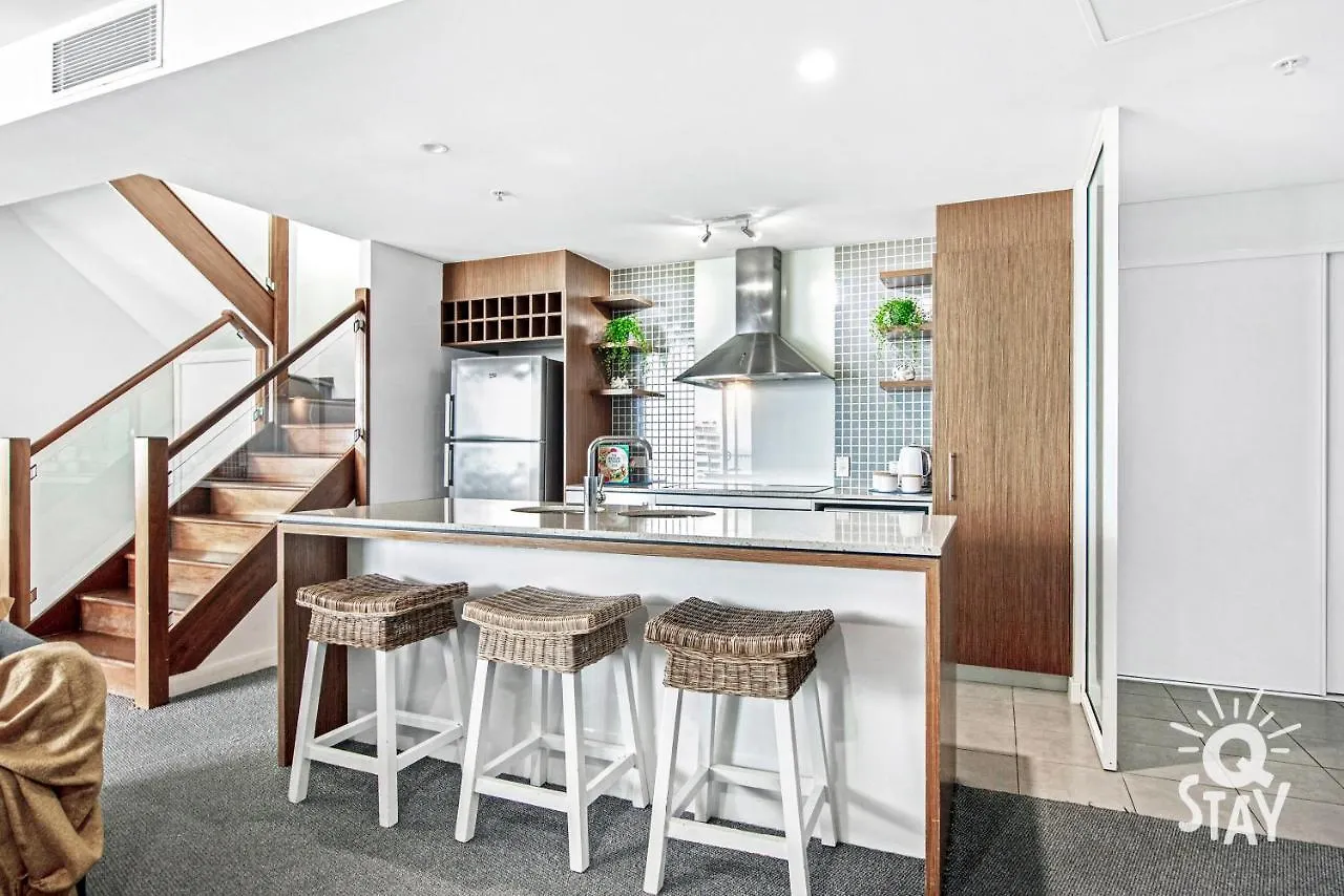 Executive Penthouse With Rooftop - Amazing! - Wings Surfers Paradise 아파트 *