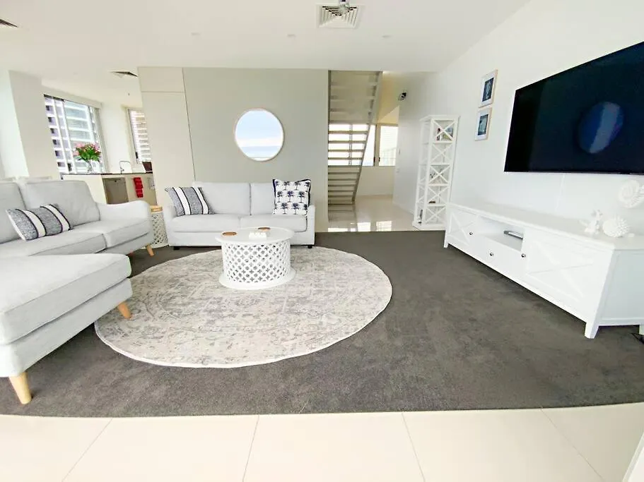 Air On Broadbeach Beachfront 2level Stunning With 180 Degree Views Apartmán Gold Coast