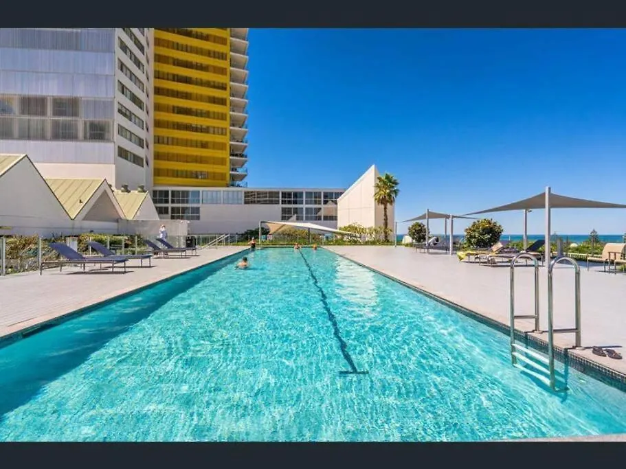 Air On Broadbeach Beachfront 2level Stunning With 180 Degree Views Apartmán