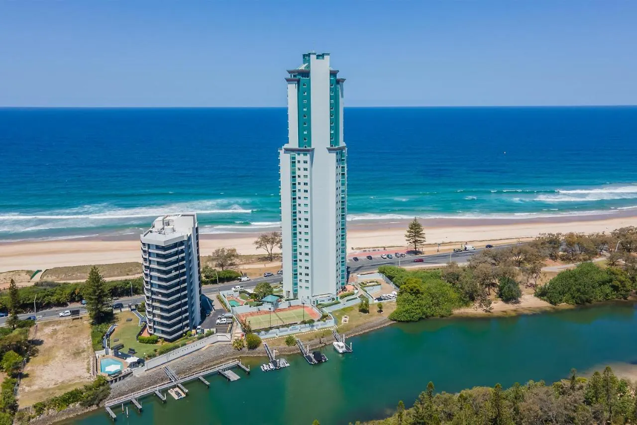 Resort The Waterford On Main Gold Coast