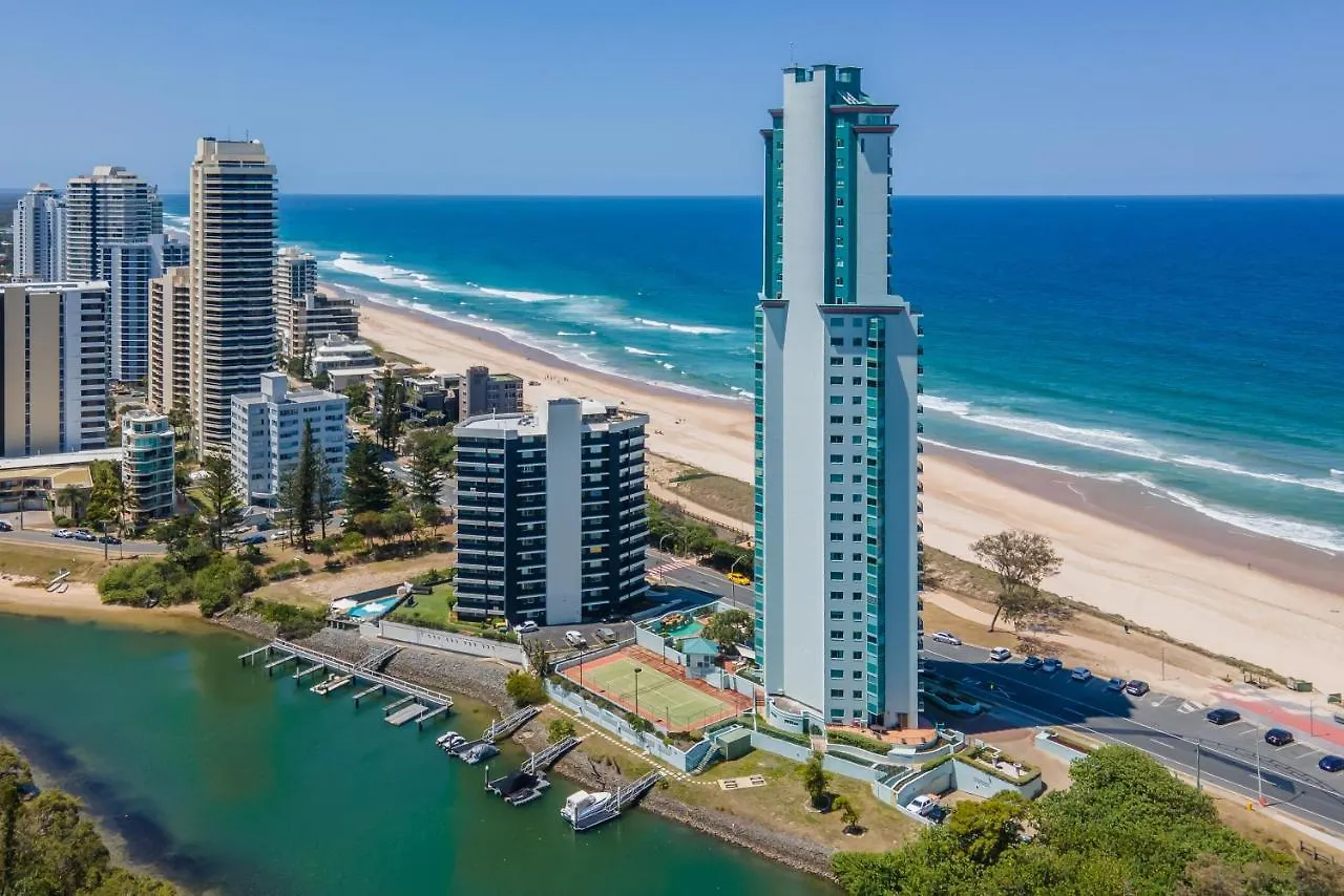 Resort The Waterford On Main Gold Coast