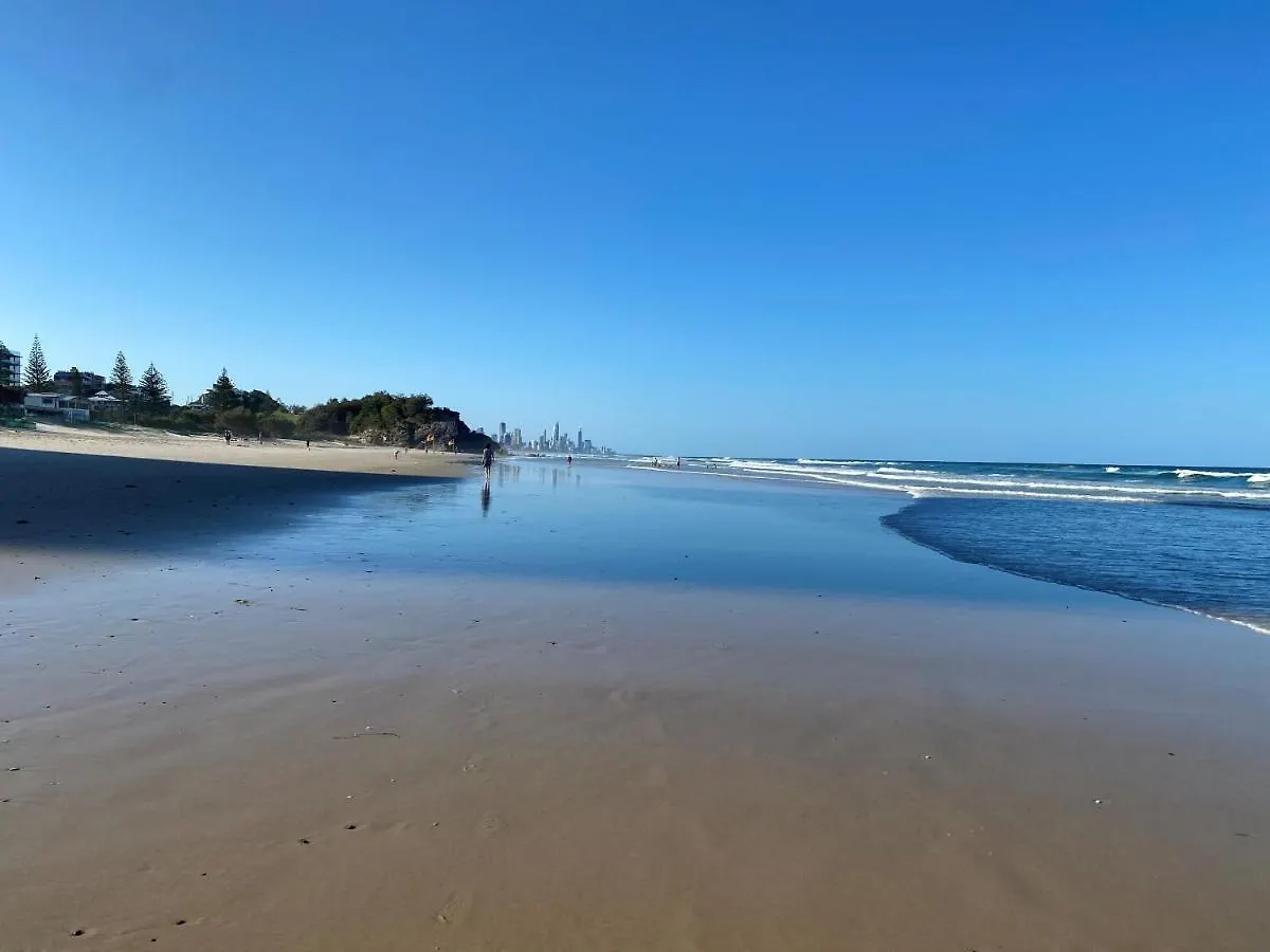 Outrigger Burleigh 3*