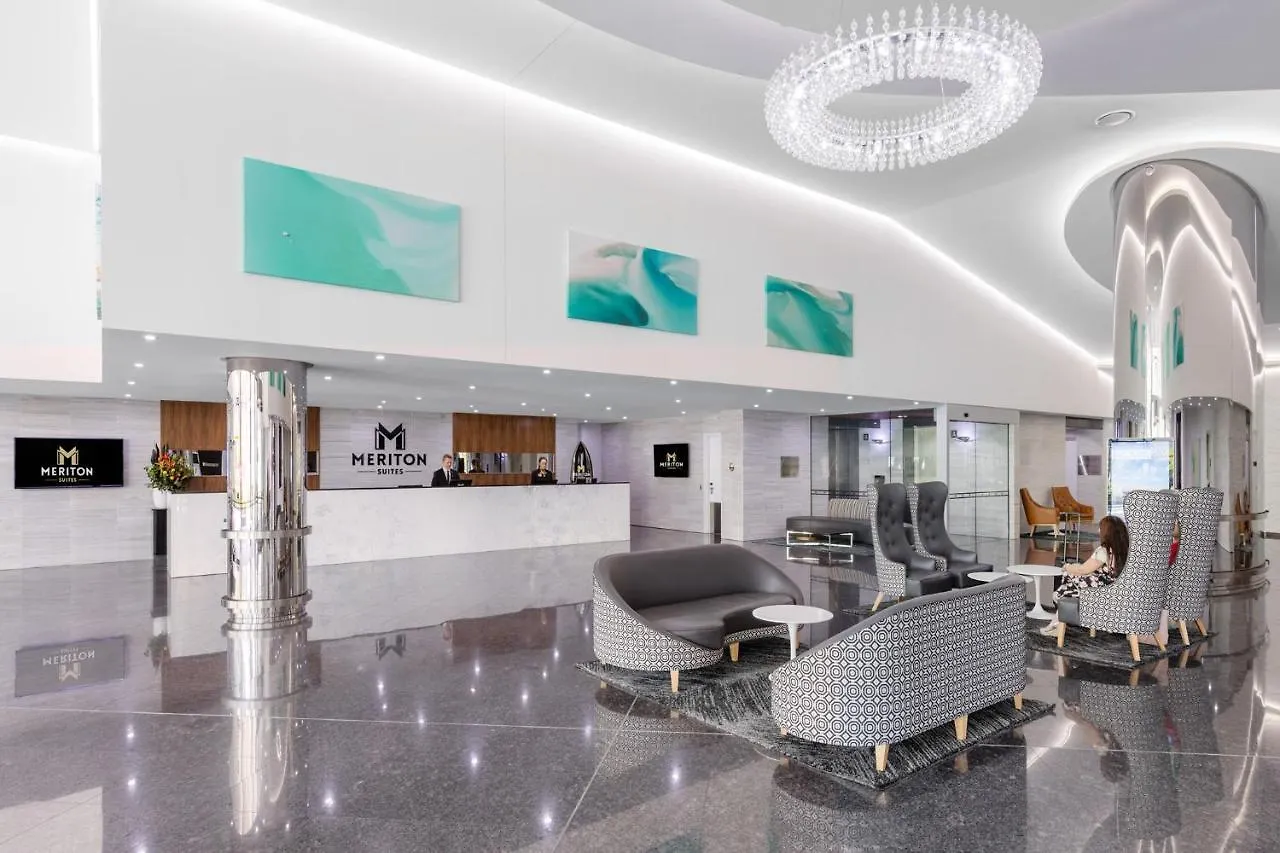 Meriton Southport Hotel 5*