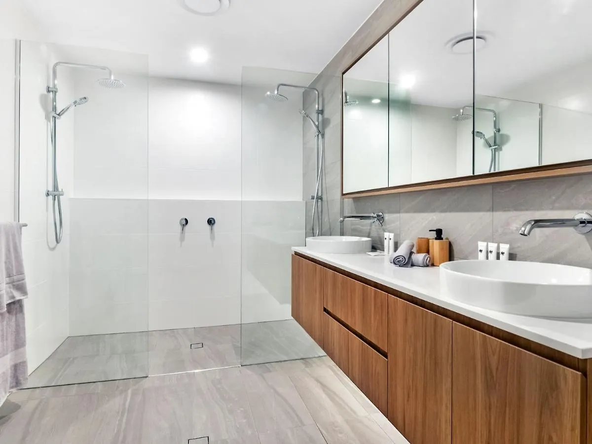Luxury Central Palm Beach With Rooftop Pool - Gchm Gold Coast