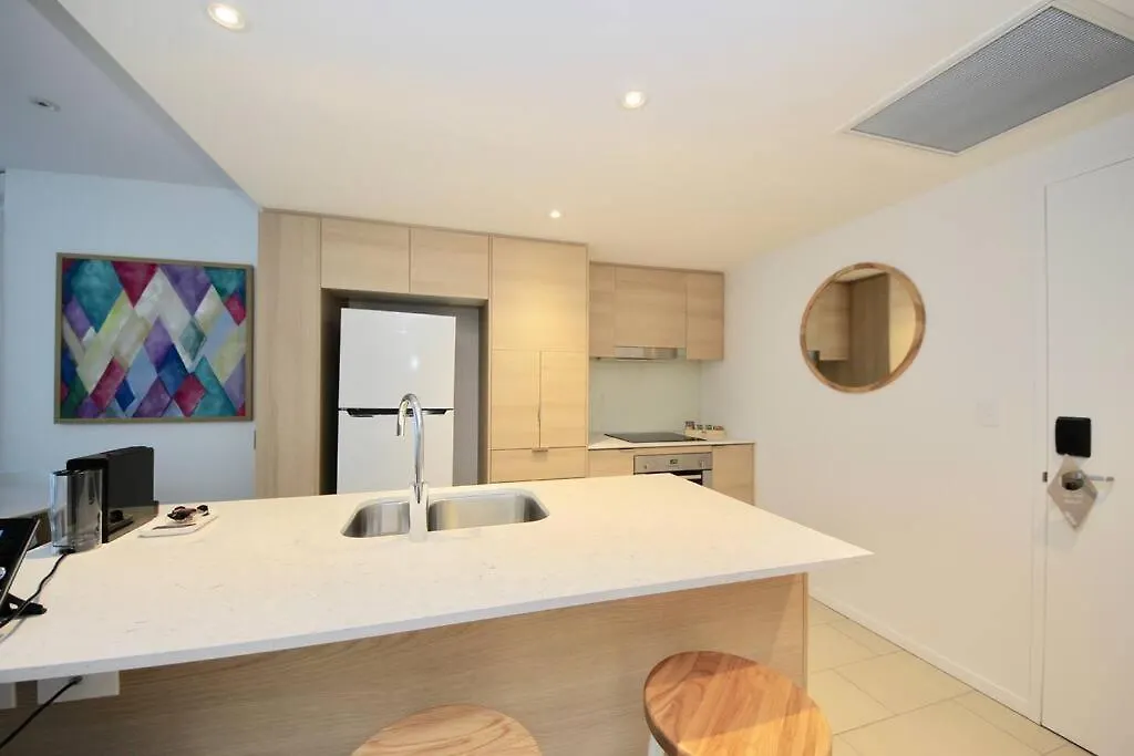 Broadbeach 806