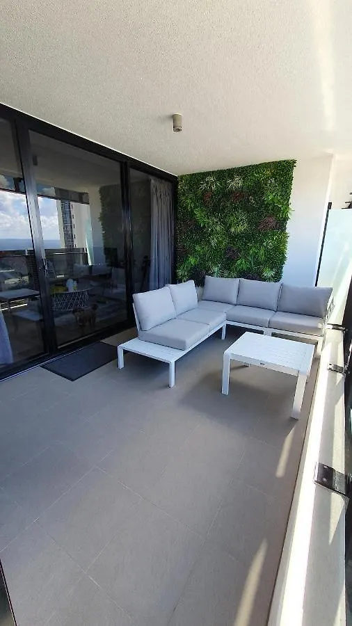 Oceanview Oasis 2br - 5mins To - Family Apartment