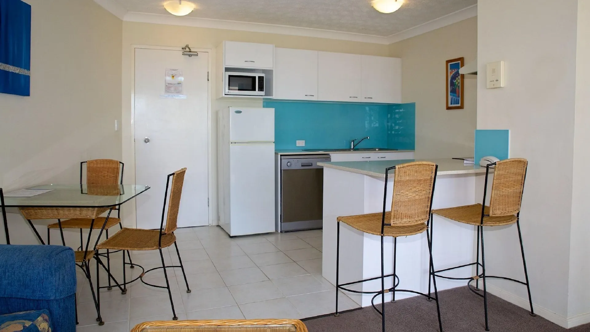 Surf Parade Aparthotel 4*
