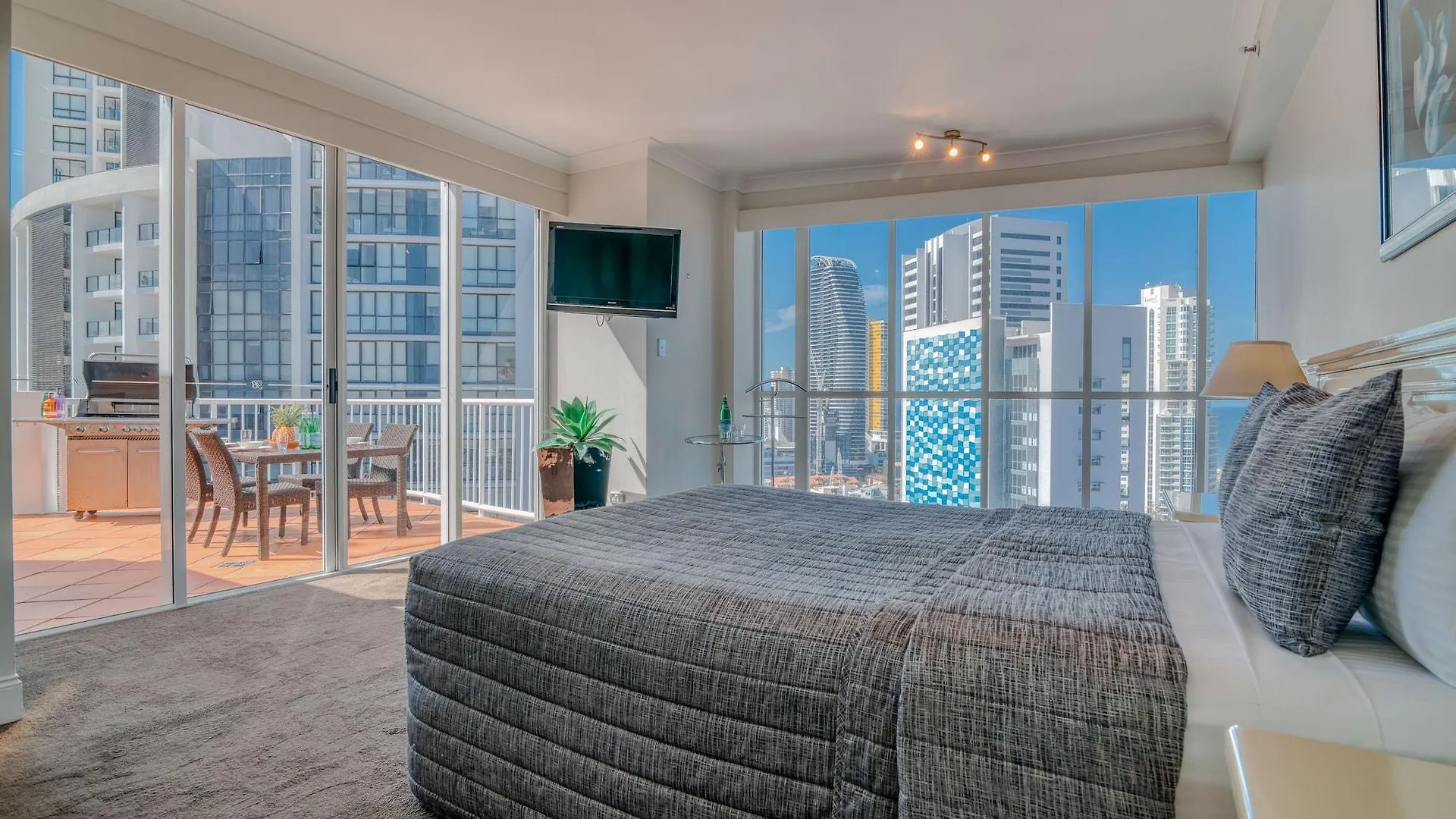 Bel Air On Broadbeach - Official Gold Coast