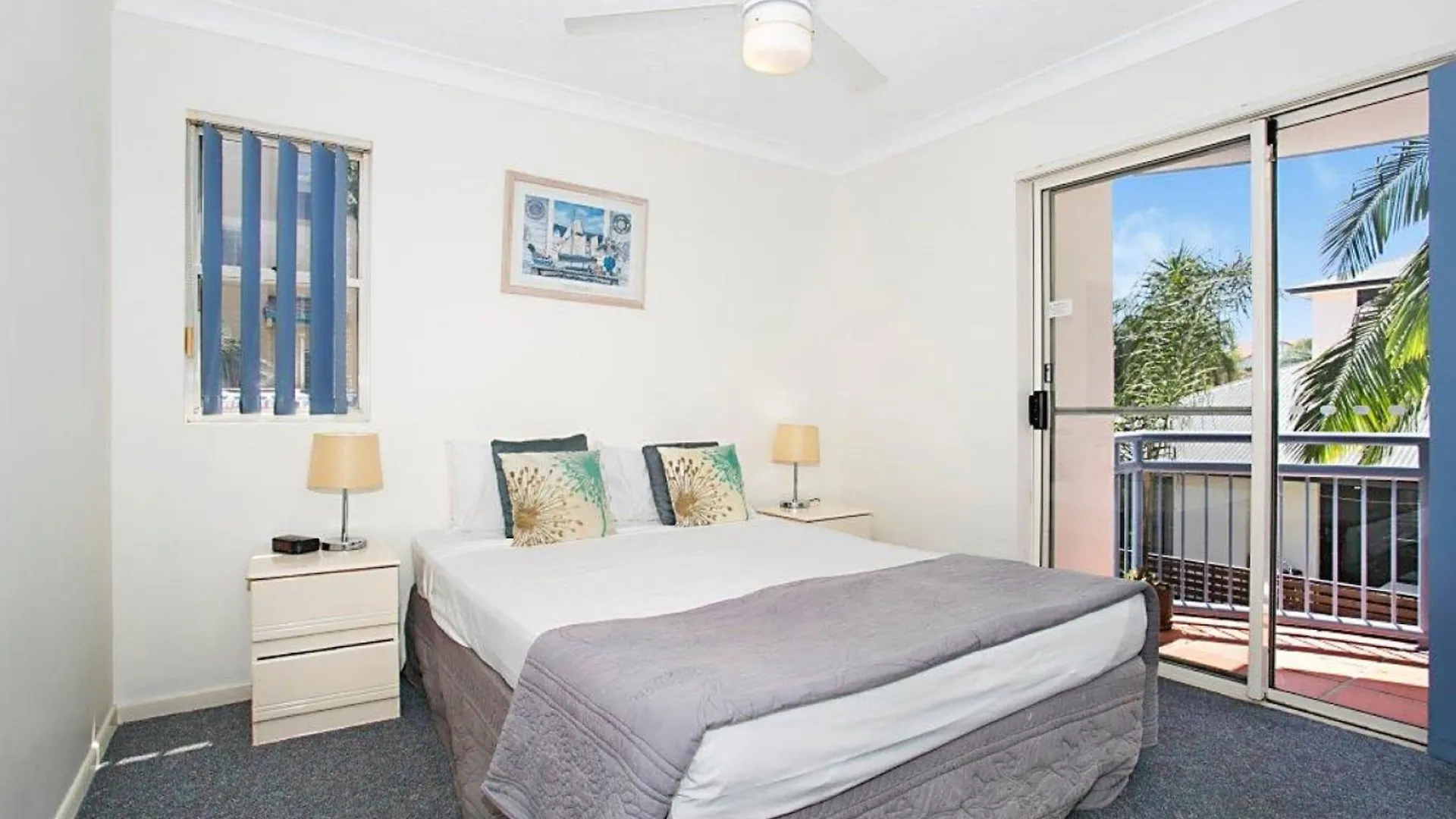 Santana Surfers Paradise