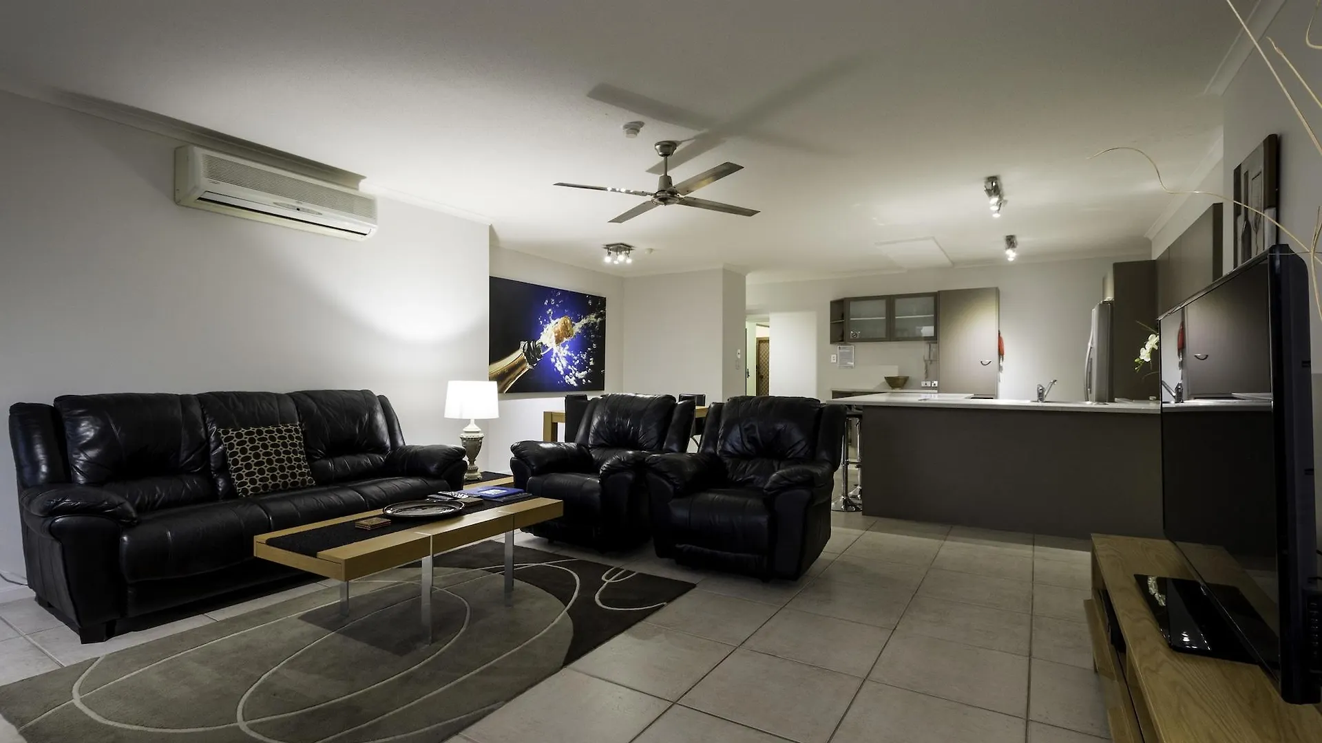 Moorings On Cavill Surfers Paradise