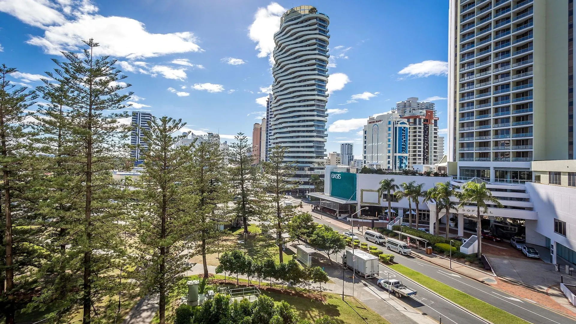 Mantra Broadbeach On The Park Aparthotel 4*