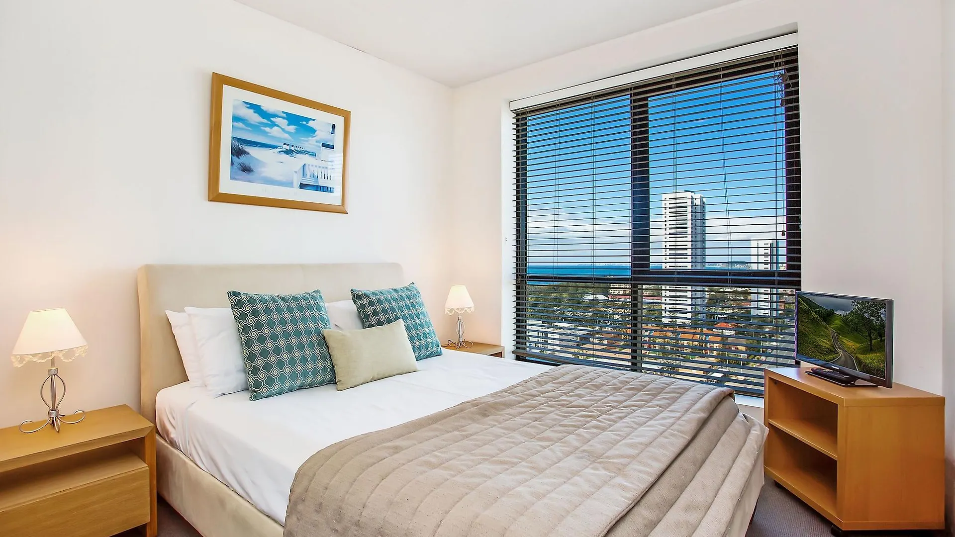 Aparthotel Mantra Broadbeach On The Park 4*