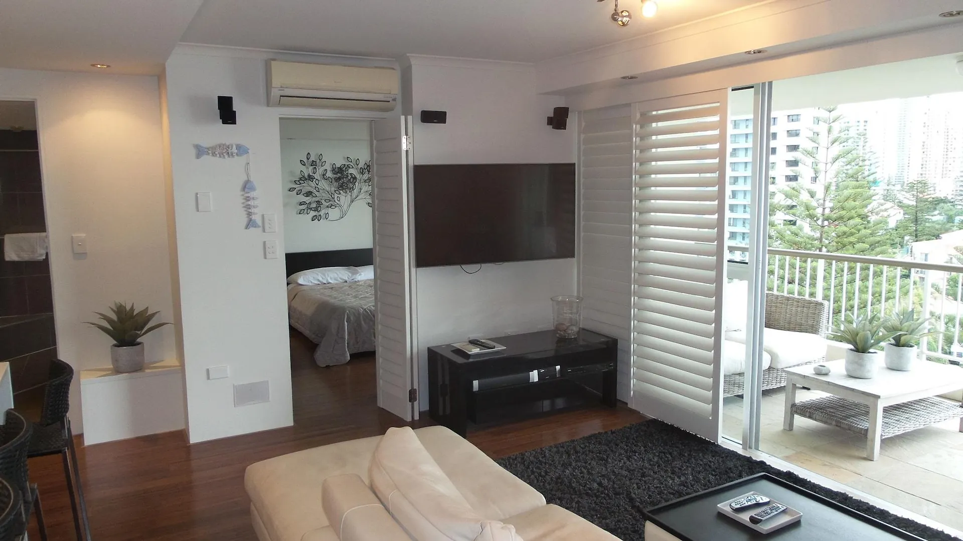 Surfers Beachside Aparthotel 4*