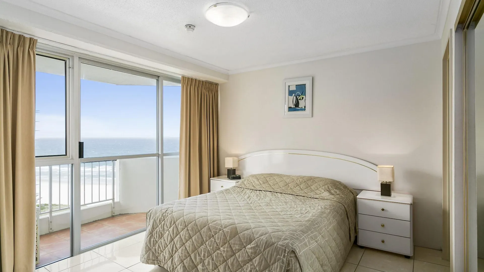 Aparthotel Surfers Beachside