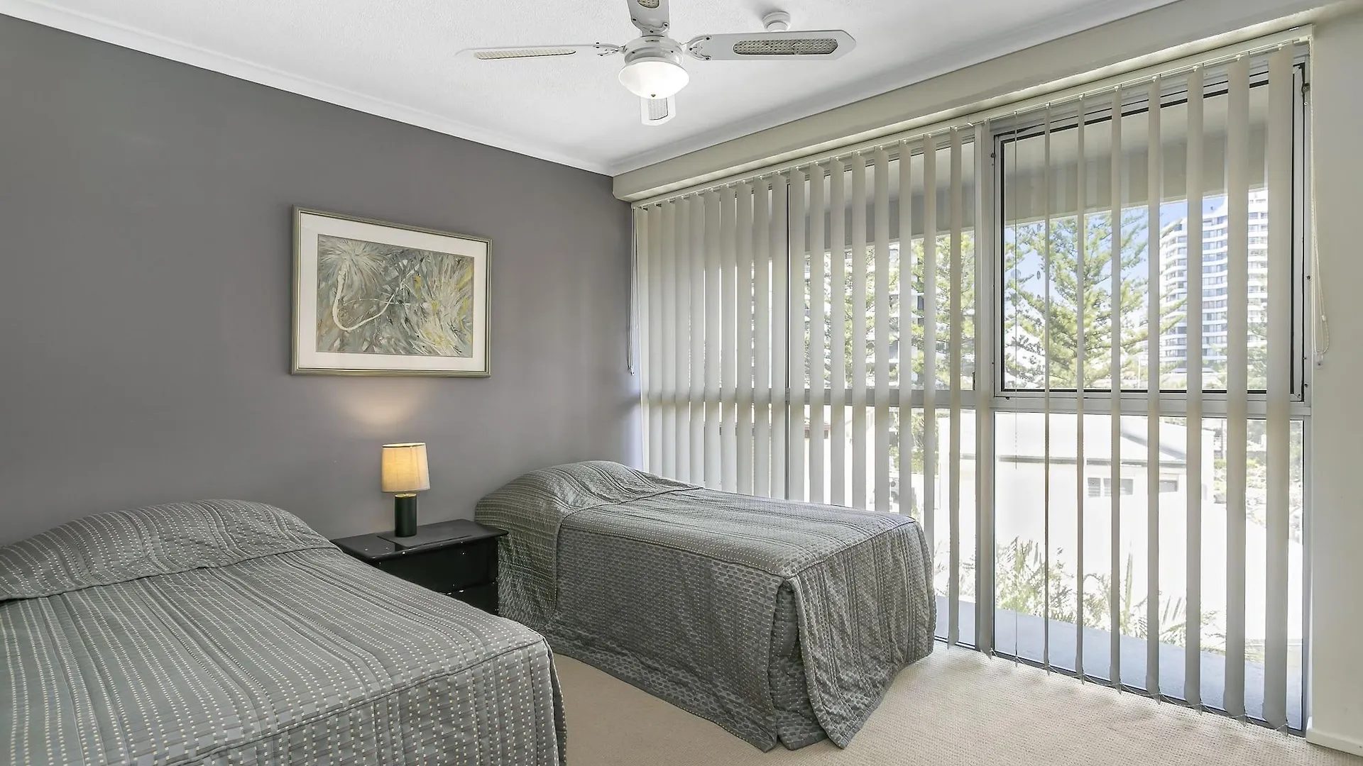 Surfers Beachside Aparthotel 4*