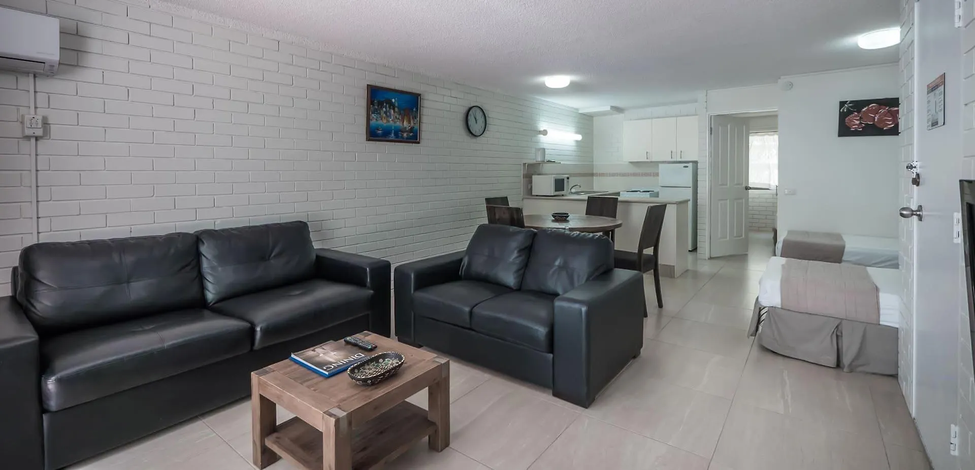 Trickett Gardens Aparthotel 3*