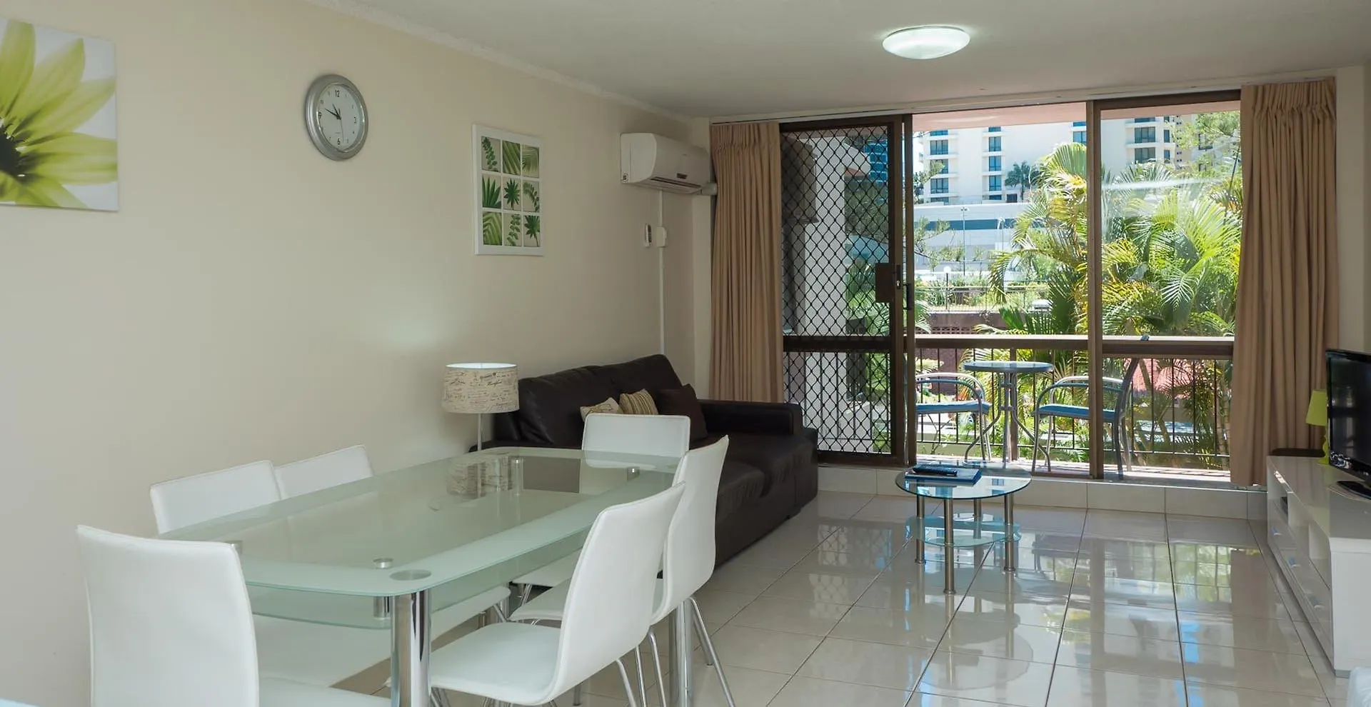 Aparthotel Trickett Gardens 3*
