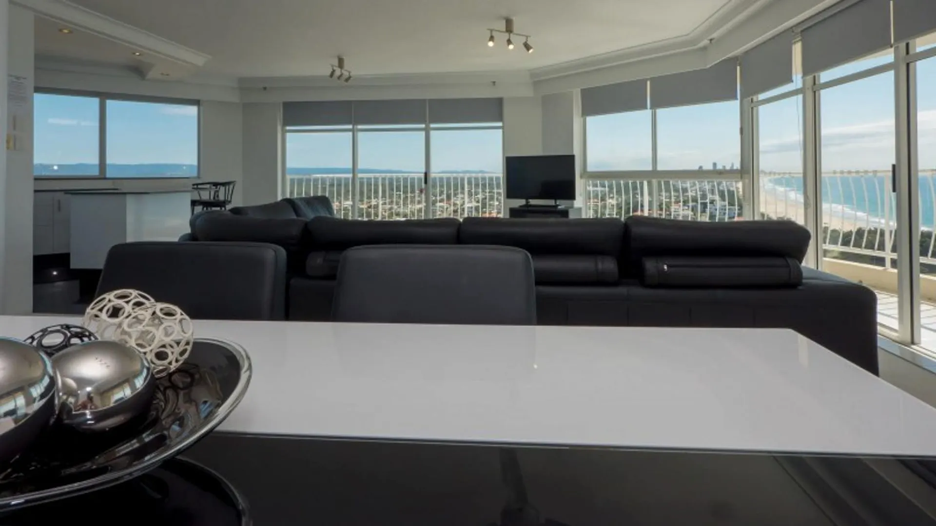 Aparthotel Burleigh Surf 4*