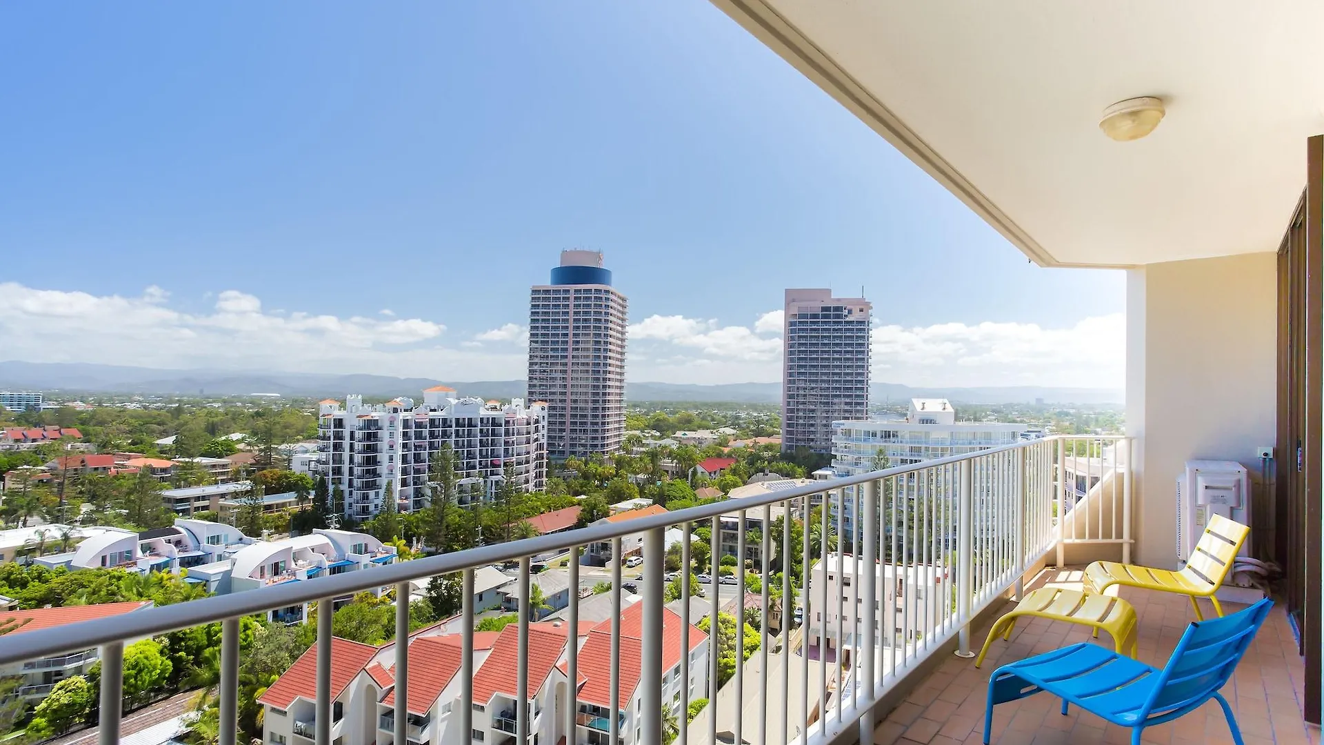 Breakers North Absolute Beachfront - Official Gold Coast