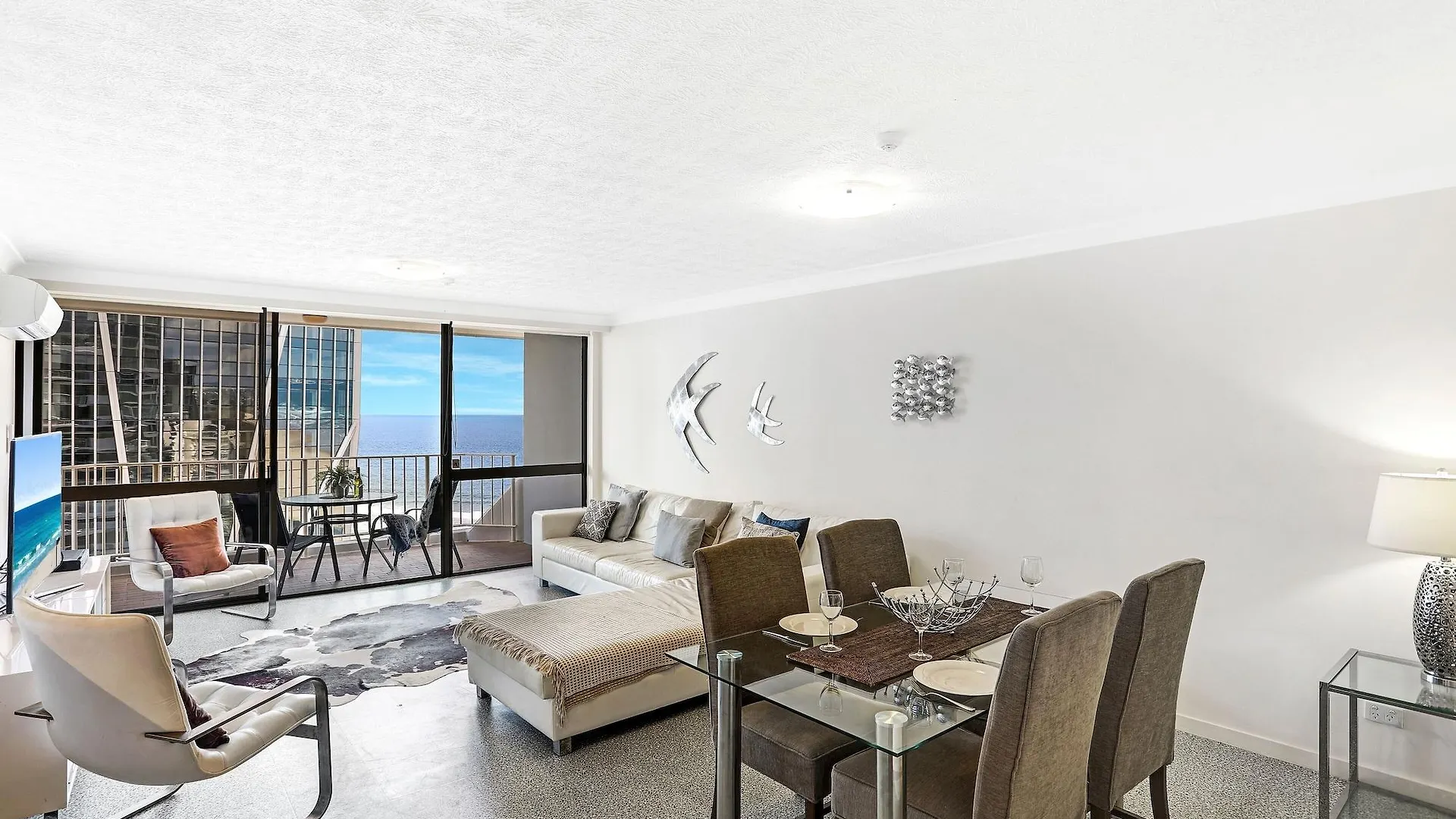 Aparthotel Breakers North Absolute Beachfront - Official Gold Coast