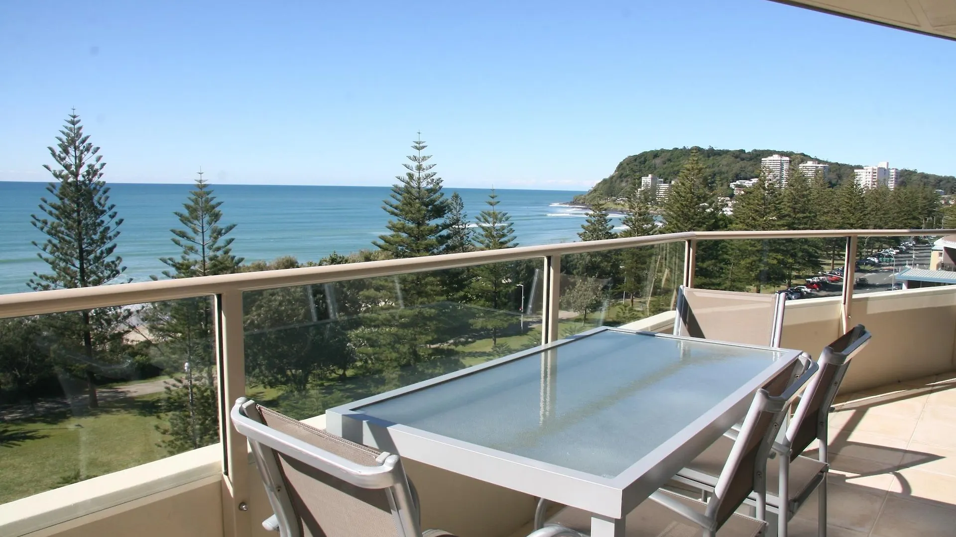Wyuna Beachfront Aparthotel 3*