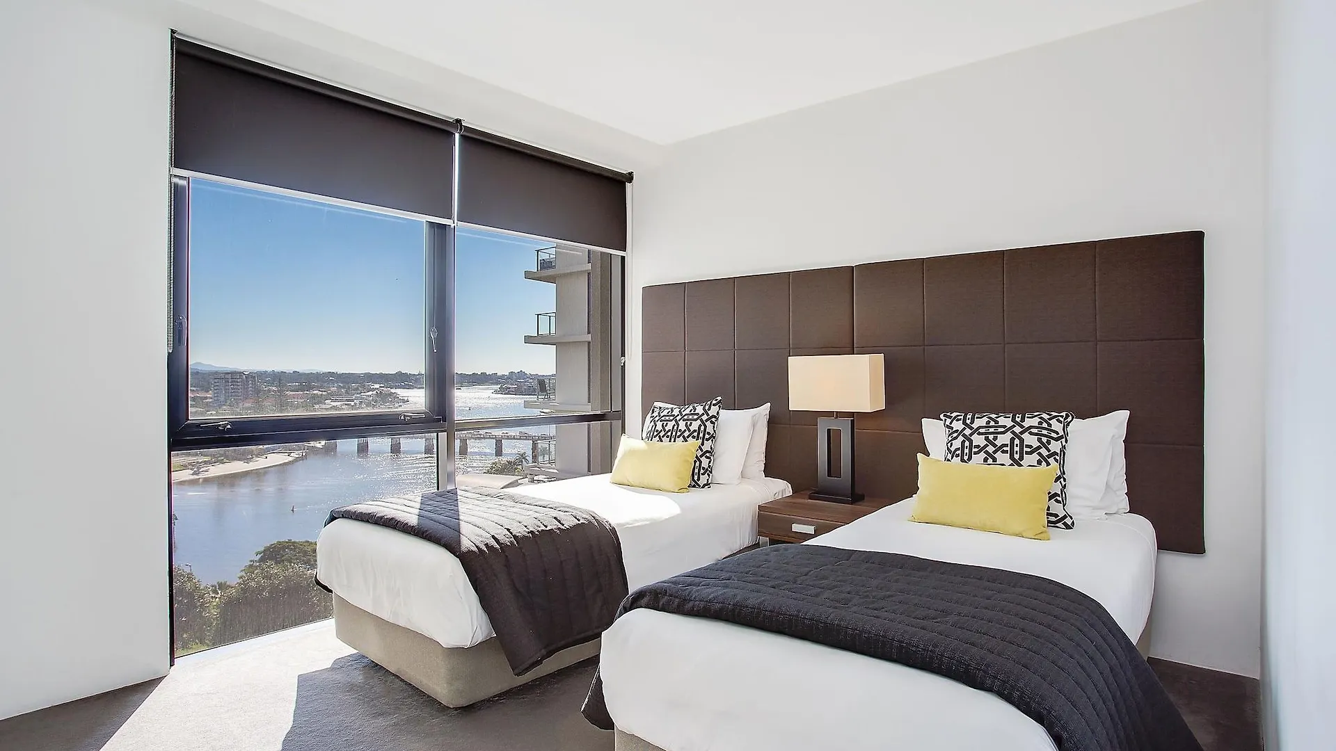 Mantra Circle On Cavill Aparthotel