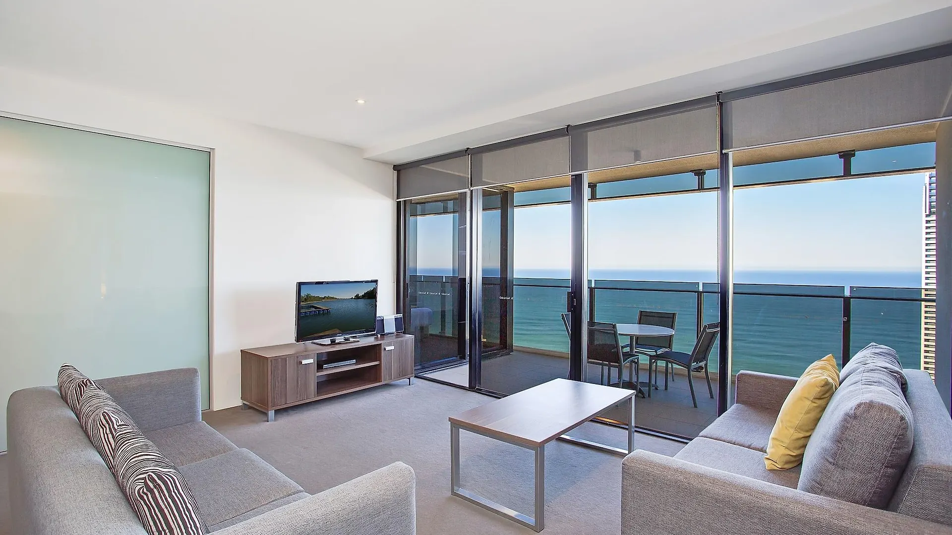 Mantra Circle On Cavill 4* Gold Coast