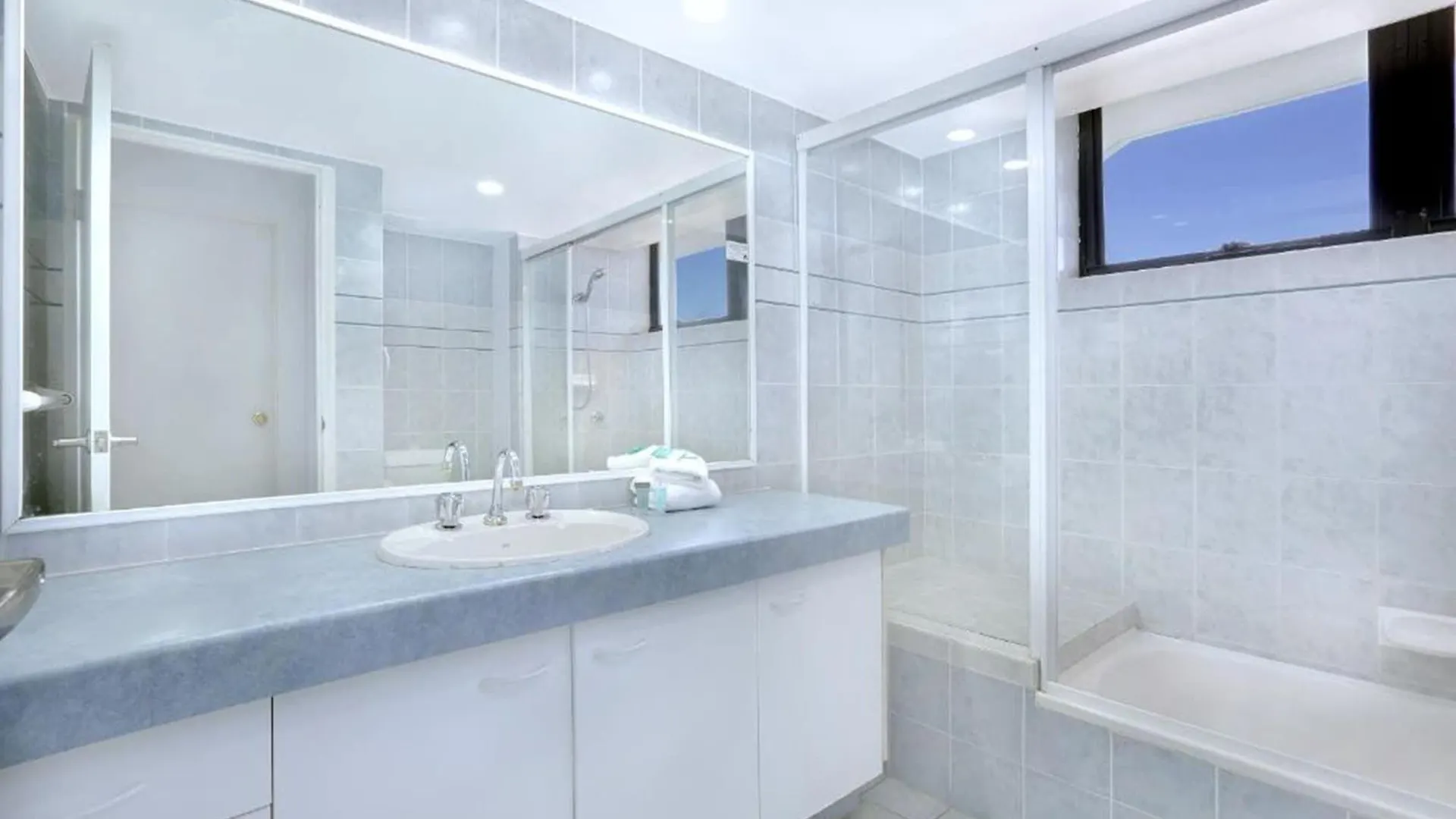 Apartment Genesis Apartments By Gold Coast Premium *