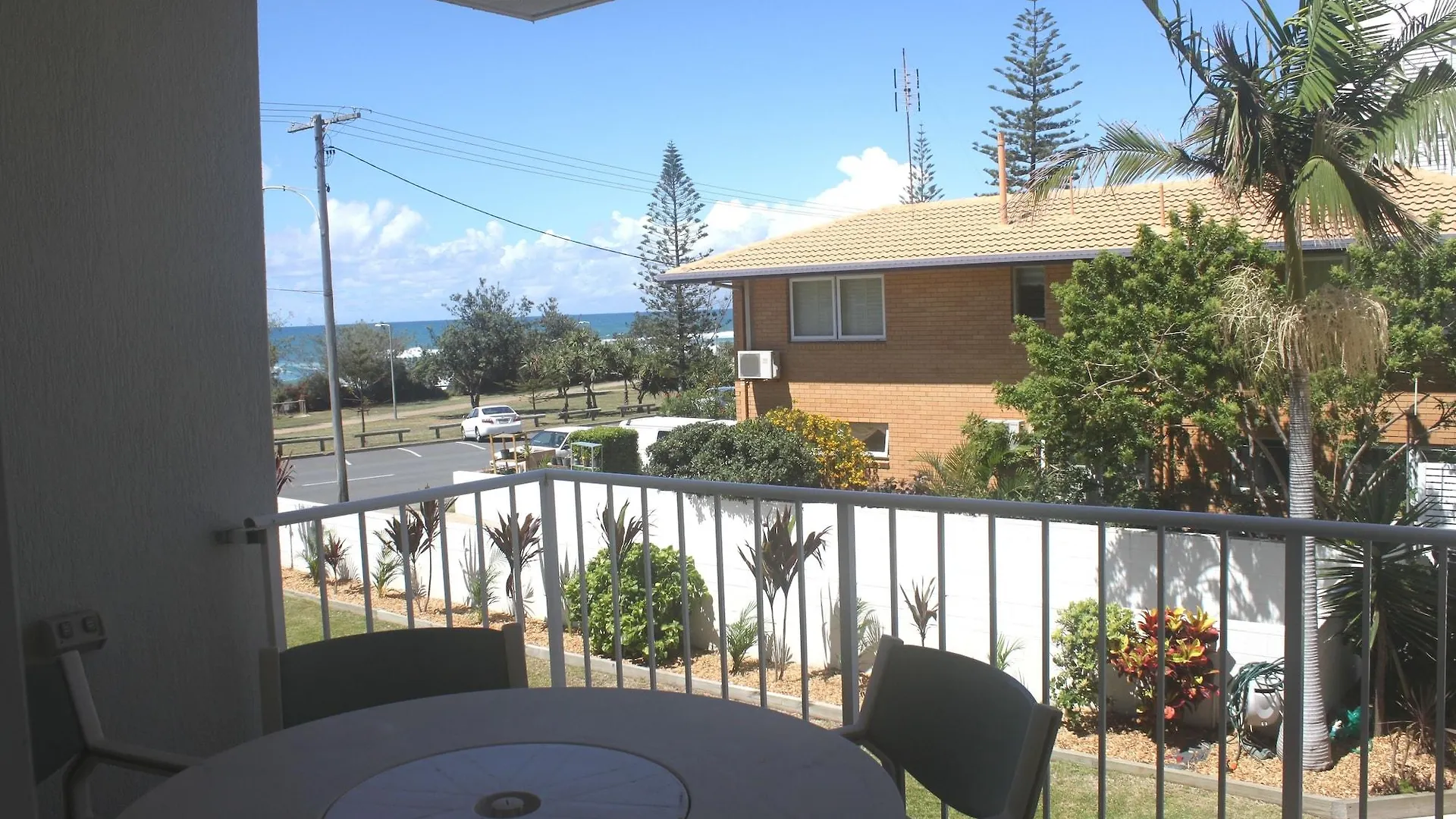 Aparthotel Burleigh Point 3*