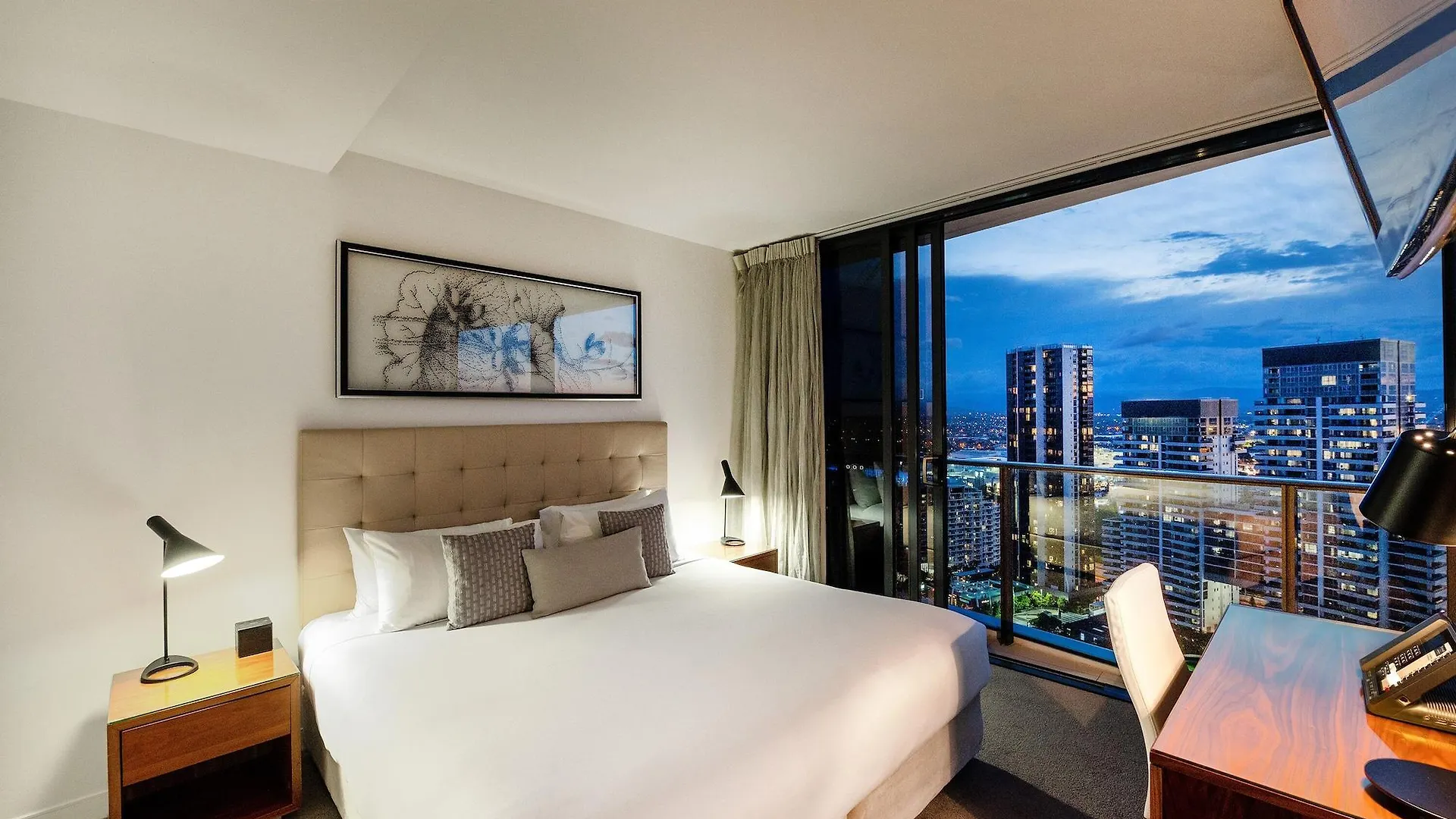 Peppers Broadbeach Apart Otel 5*