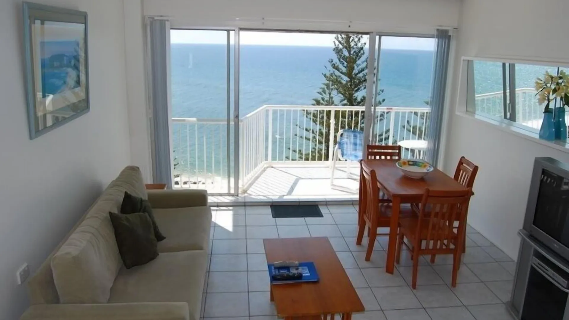 Hillhaven Aparthotel 4*
