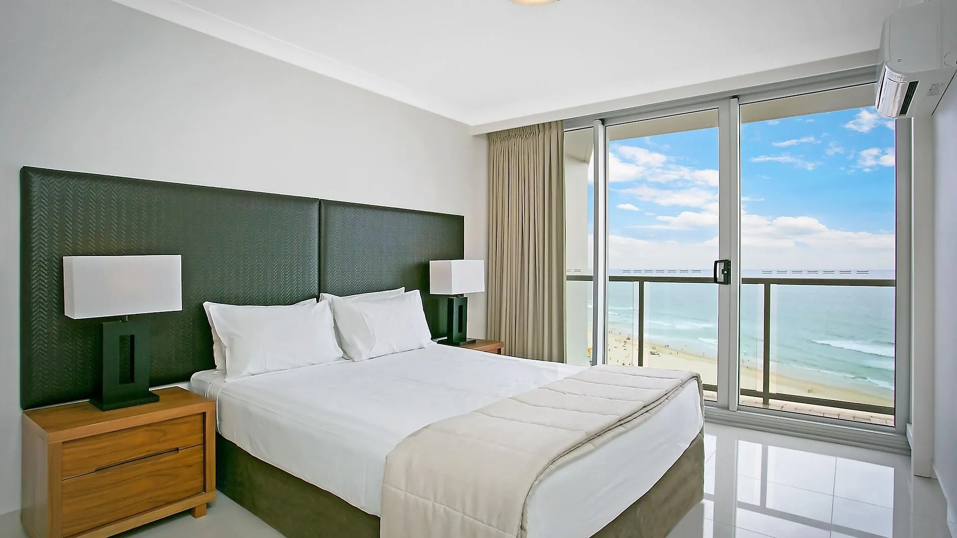 Aparthotel Breakfree Peninsula 4*
