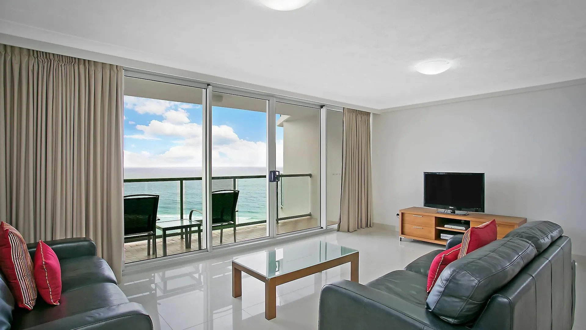 Aparthotel Breakfree Peninsula 4*