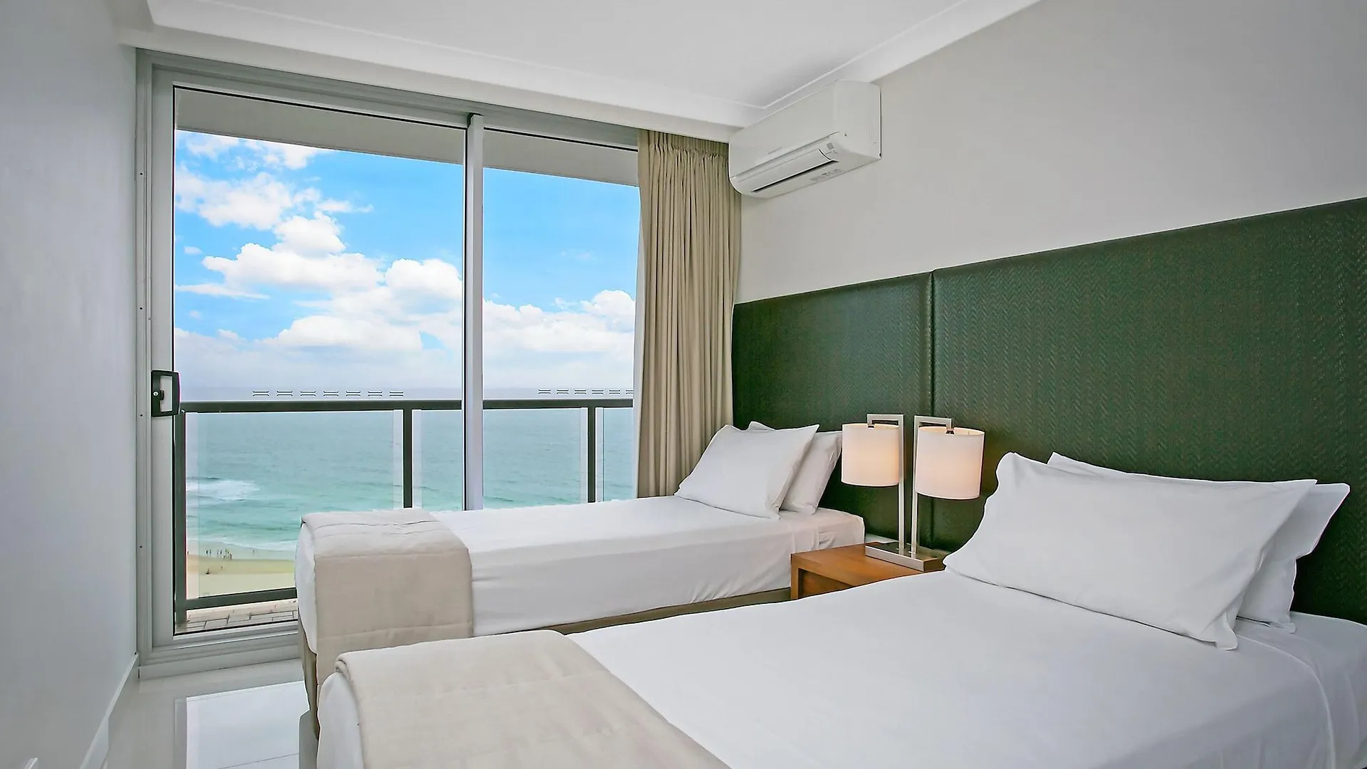Aparthotel Breakfree Peninsula 4*