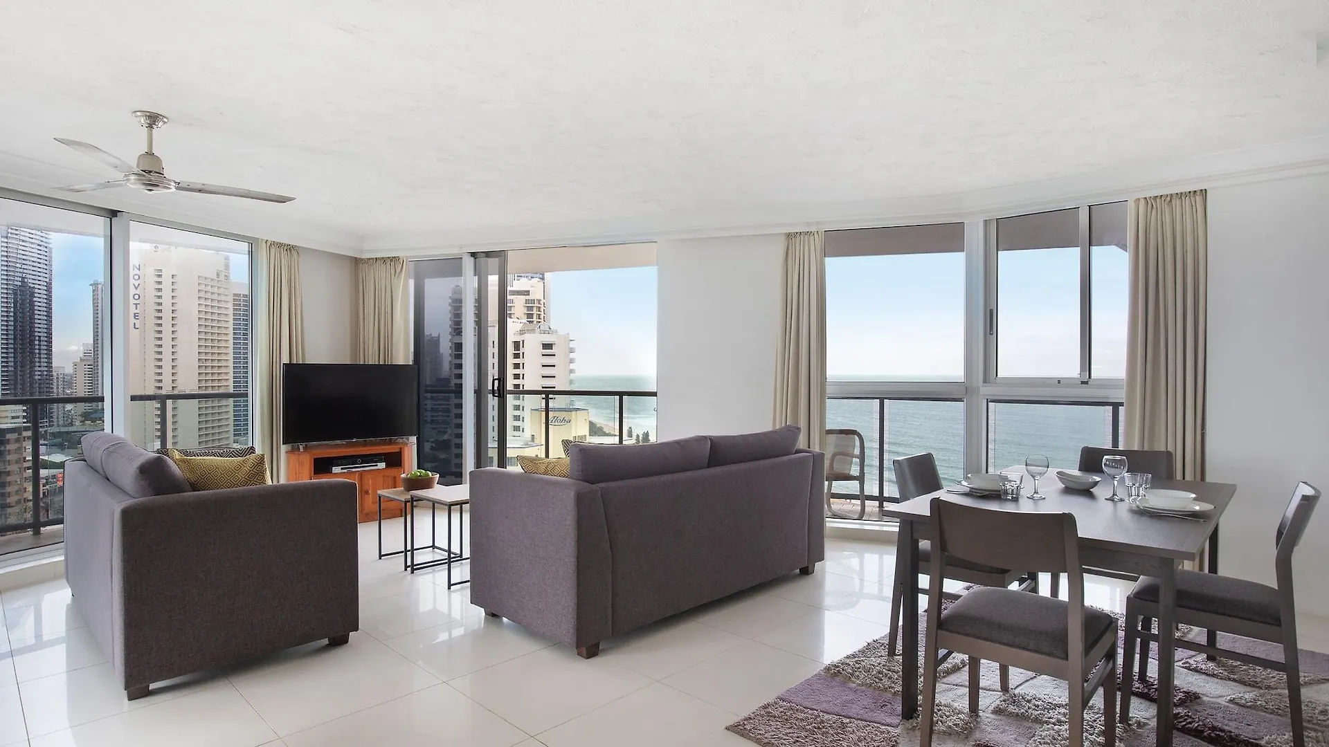 Aparthotel Breakfree Peninsula 4*